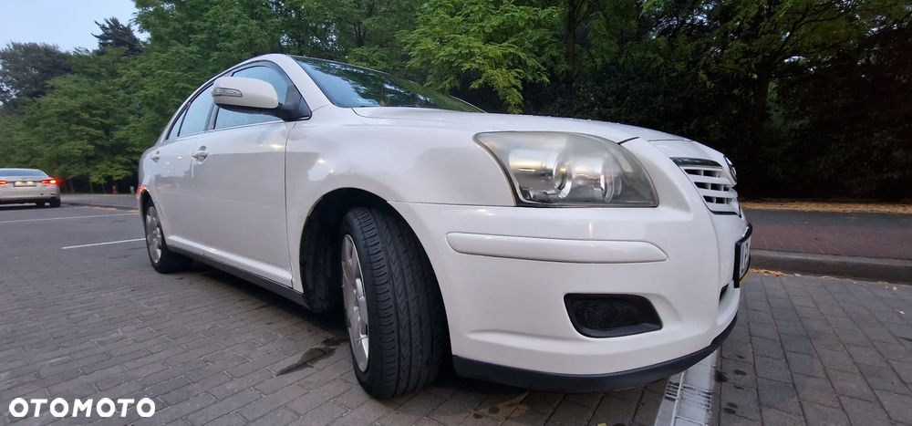 Toyota Avensis - 23