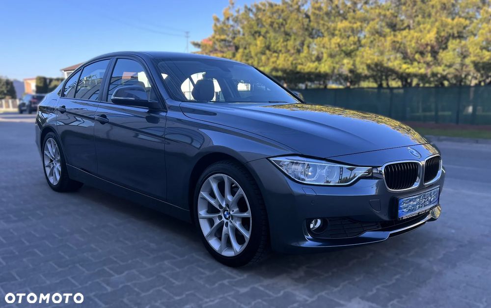 BMW Seria 3 316i - 11