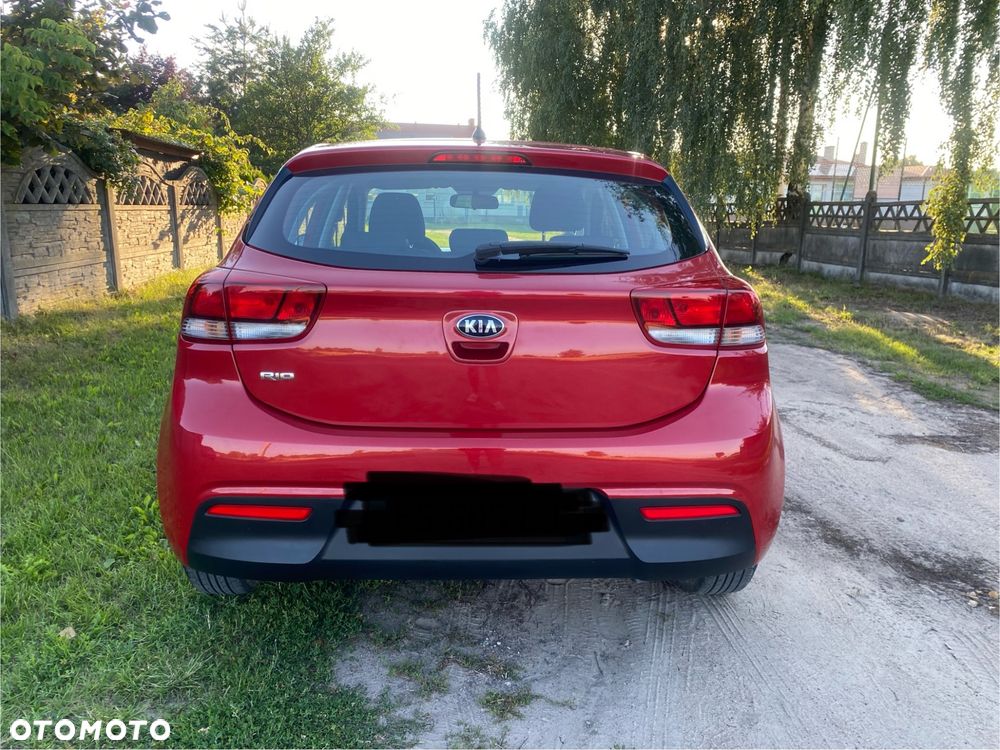 Kia Rio - 10