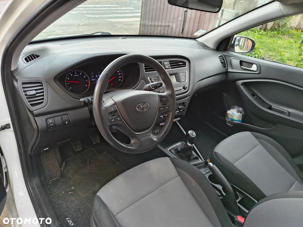 Hyundai i20 - 17