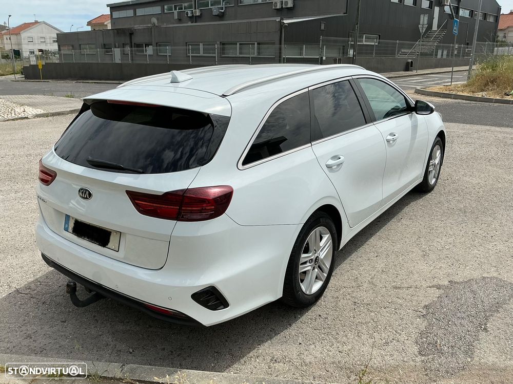 Kia Ceed SW 1.6 CRDi Eco-Dynamics+(48V Mild-Hybr.) DCT7 Platinum Edition - 2