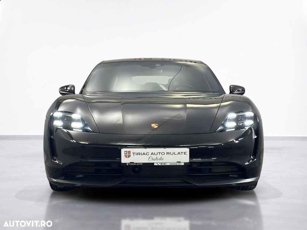 Porsche Taycan - 8