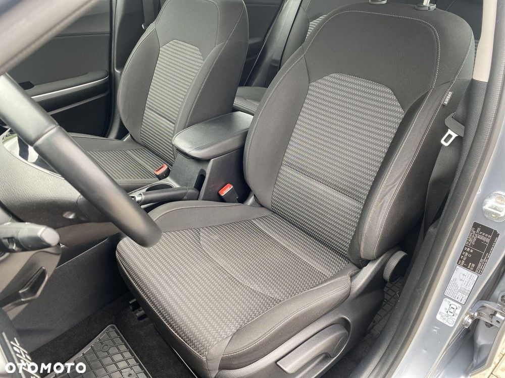 Kia Ceed - 10