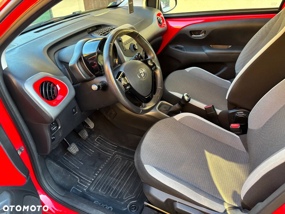 Toyota Aygo x-play - 8