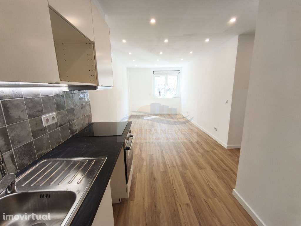 Fantástico T2 totalmente Remodelado, com arrecadação em Odivelas Ju... - Grande imagem: 5/15