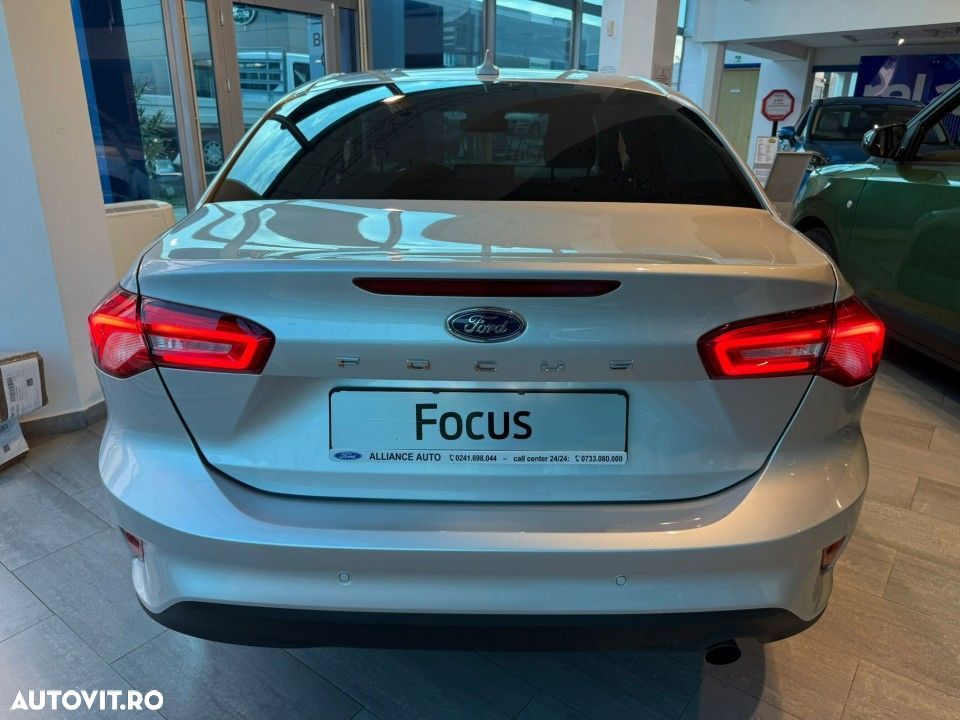 Ford Focus 1.5 EcoBlue 8AT Titanium - 4
