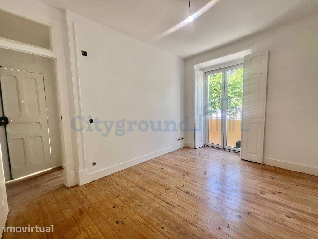 T3 Duplex totalmente recuperado na Avenida General Roçadas - viva e... - Grande imagem: 3/24