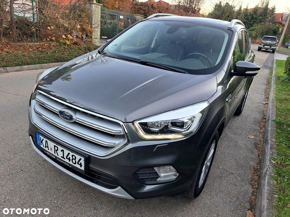 Ford Kuga 1.5 EcoBoost 2x4 Titanium - 2