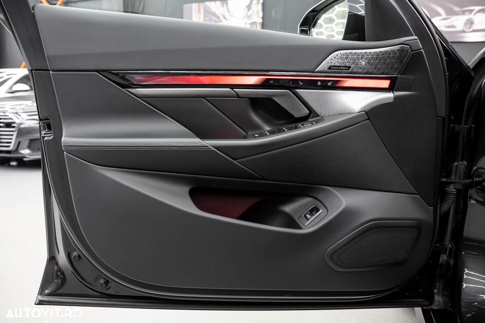 BMW Seria 5 550e xDrive Aut. - 38