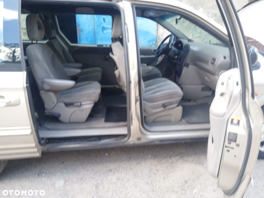 Chrysler Grand Voyager 3.3L LX - 16
