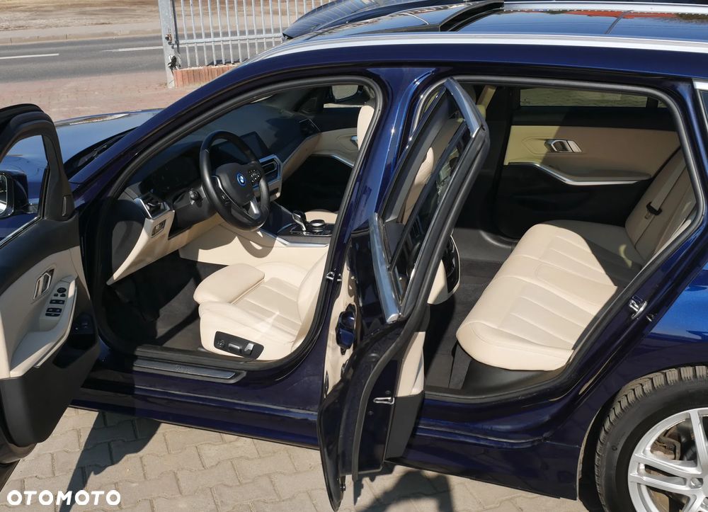 BMW Seria 3 320e Sport Line - 10