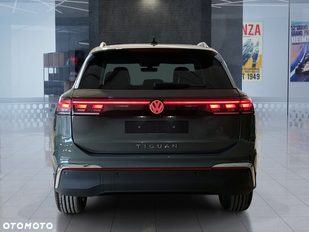 Volkswagen Tiguan 2.0 TSI 4Mot Elegance DSG - 12