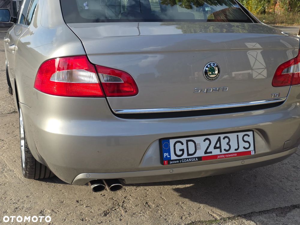 Skoda Superb 2009 photo 5