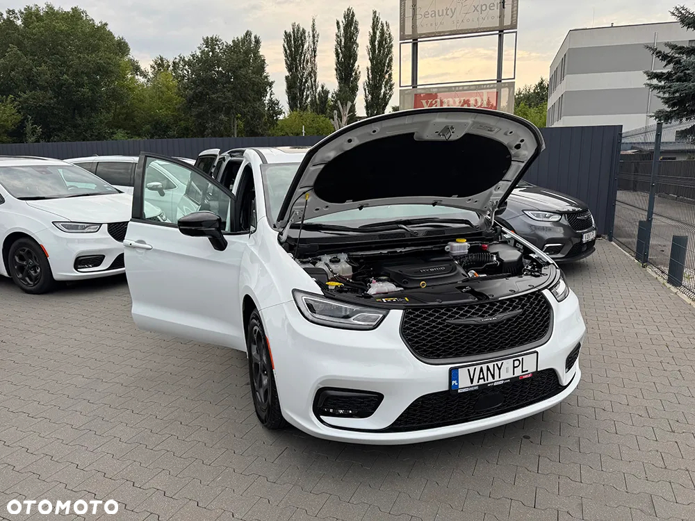 Chrysler Pacifica - 9