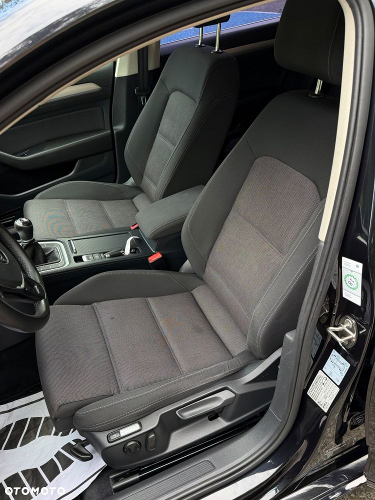 Volkswagen Passat 2.0 TDI (BlueMotion Technology) Comfortline - 21