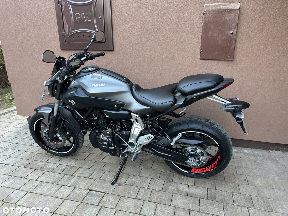 Yamaha MT - 24