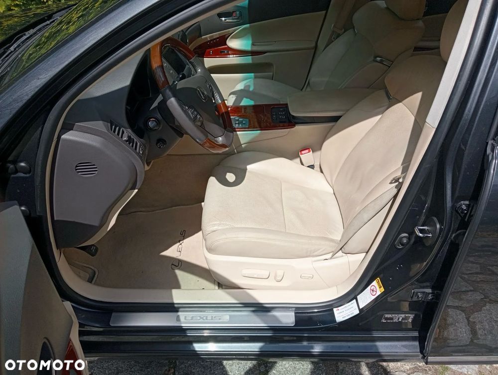 Lexus GS 300 Prestige + - 8