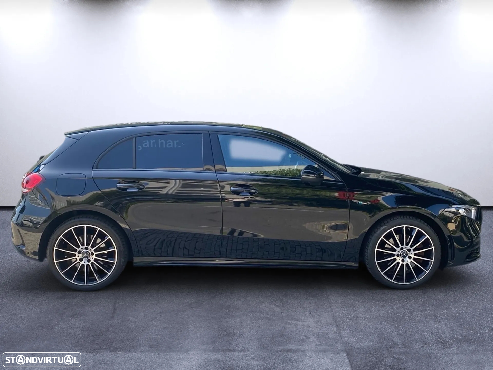 Mercedes-Benz A 250 e AMG Line - 4