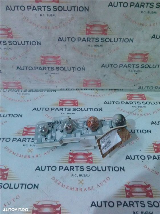 soclu lampa stanga spate skoda octavia 1 - 1