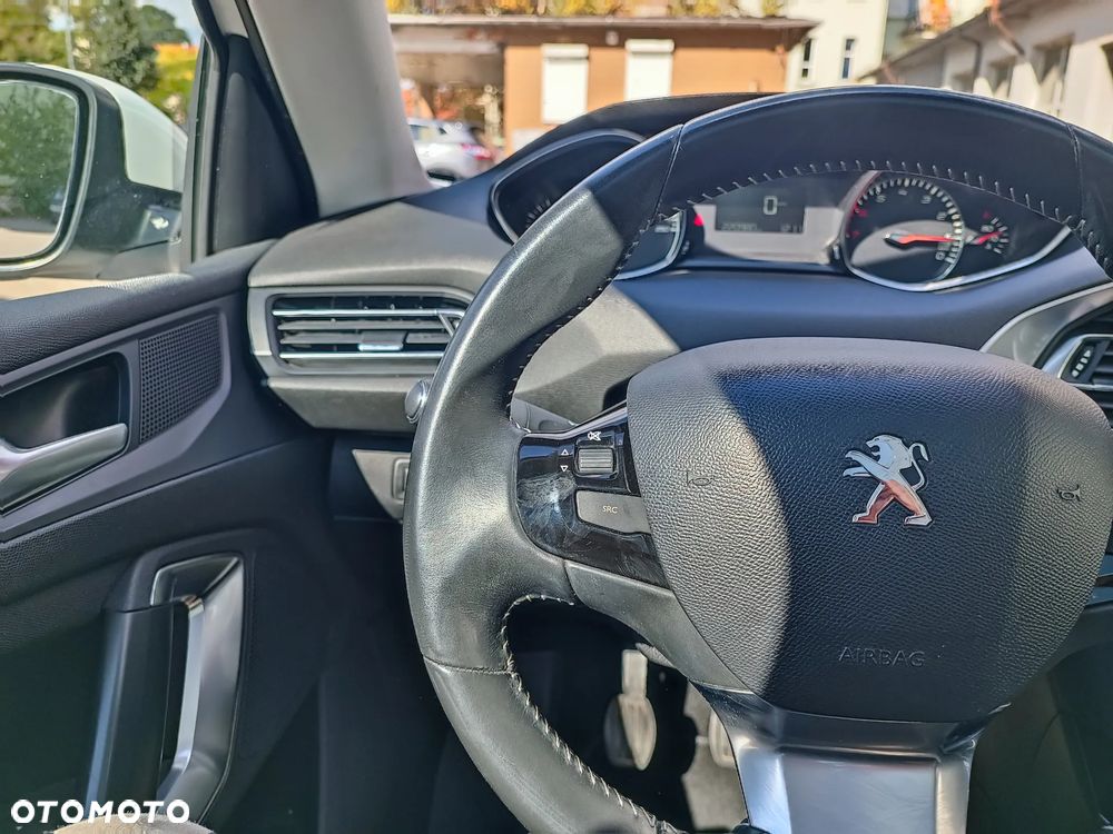 Peugeot 308 130 e-THP Stop & Start Allure - 19