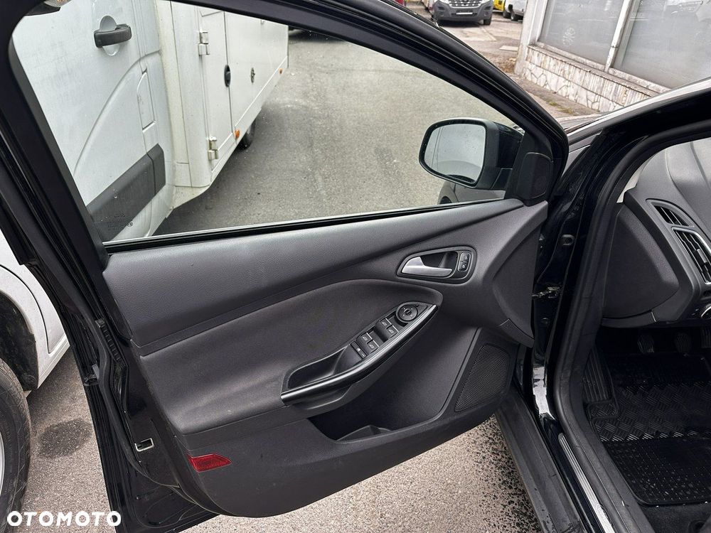 Ford Focus 1.0 EcoBoost Titanium Business - 18