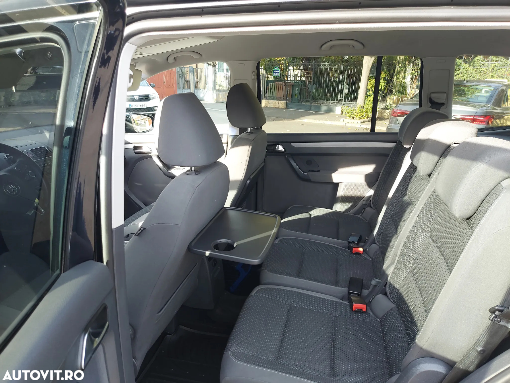 Volkswagen Touran 1.6 TDI DSG Comfortline - 16