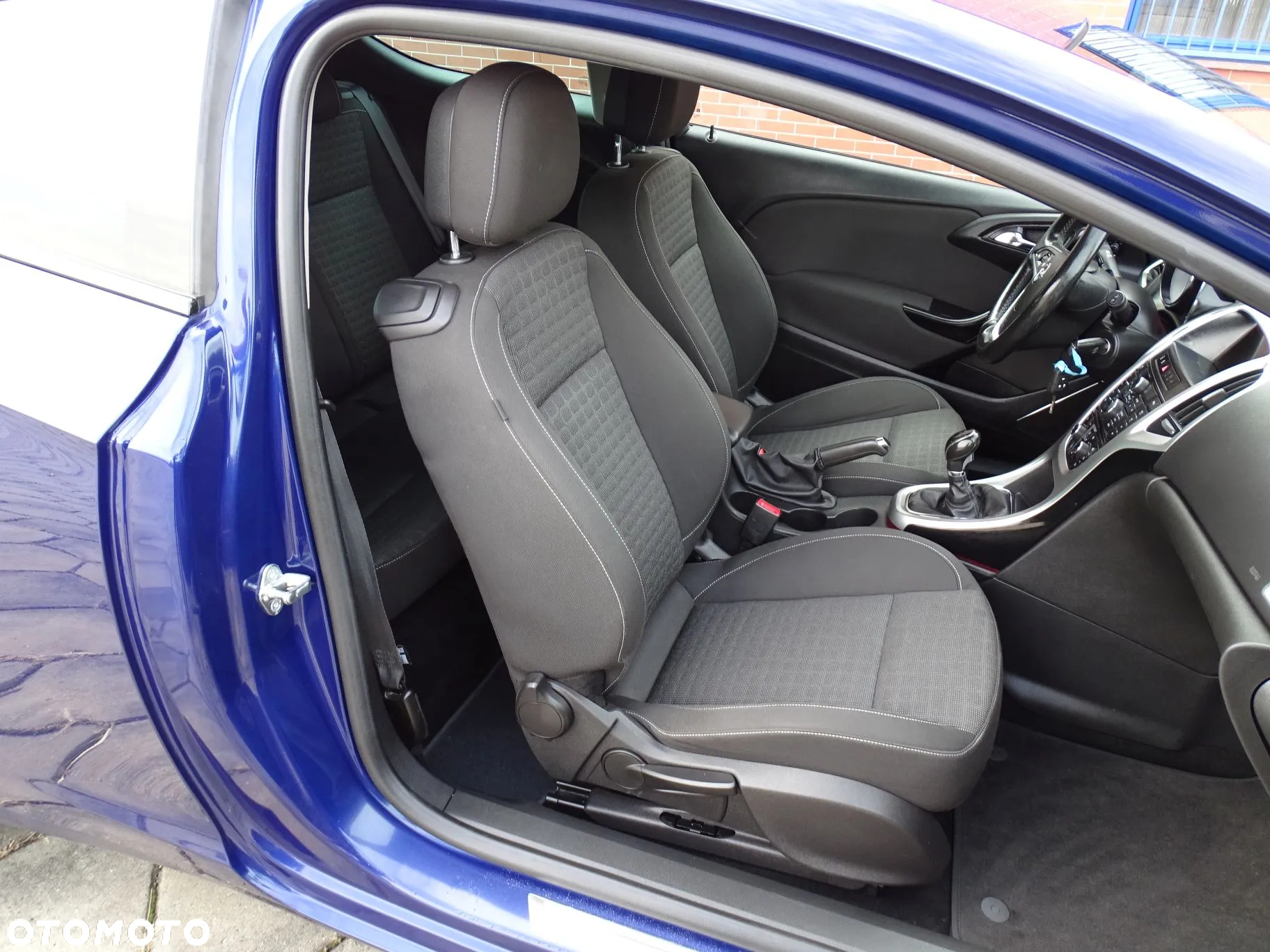 Opel Astra IV GTC 1.4 T Sport - 20