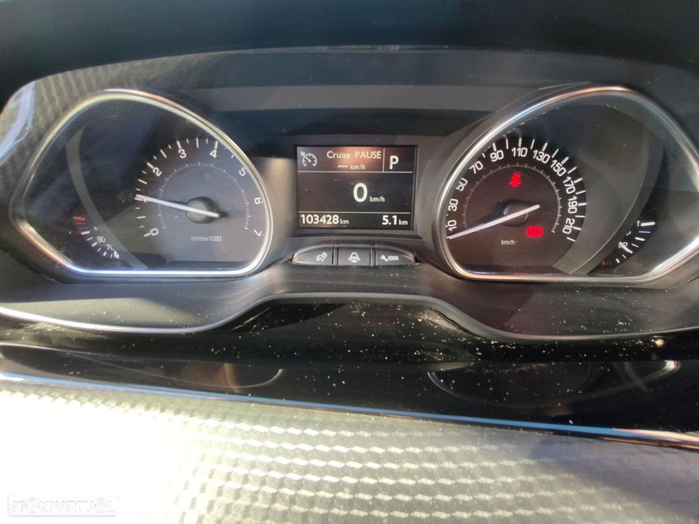 Peugeot 2008 1.2 PureTech Allure EAT6 - 6