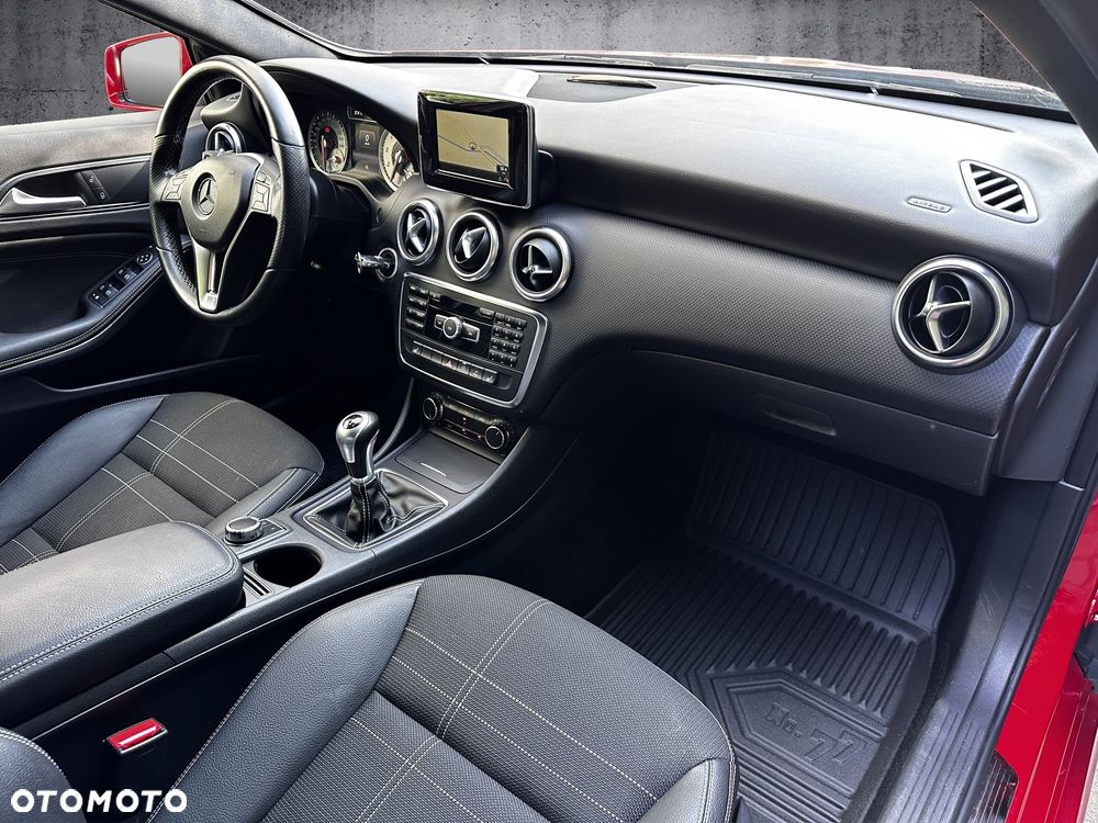 Mercedes-Benz Klasa A 180 (BlueEFFICIENCY) Urban - 17