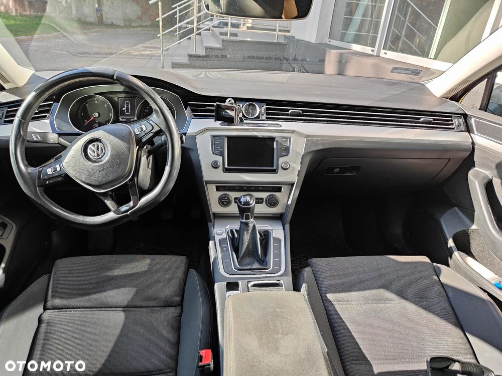 Volkswagen Passat 2.0 TDI SCR Comfortline - 9