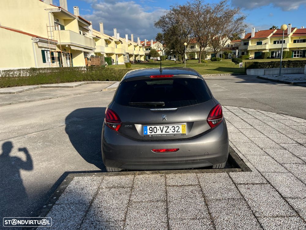 Peugeot 208 1.2 PureTech Signature - 2