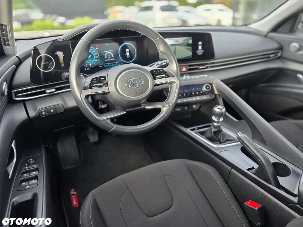 Hyundai Elantra - 19