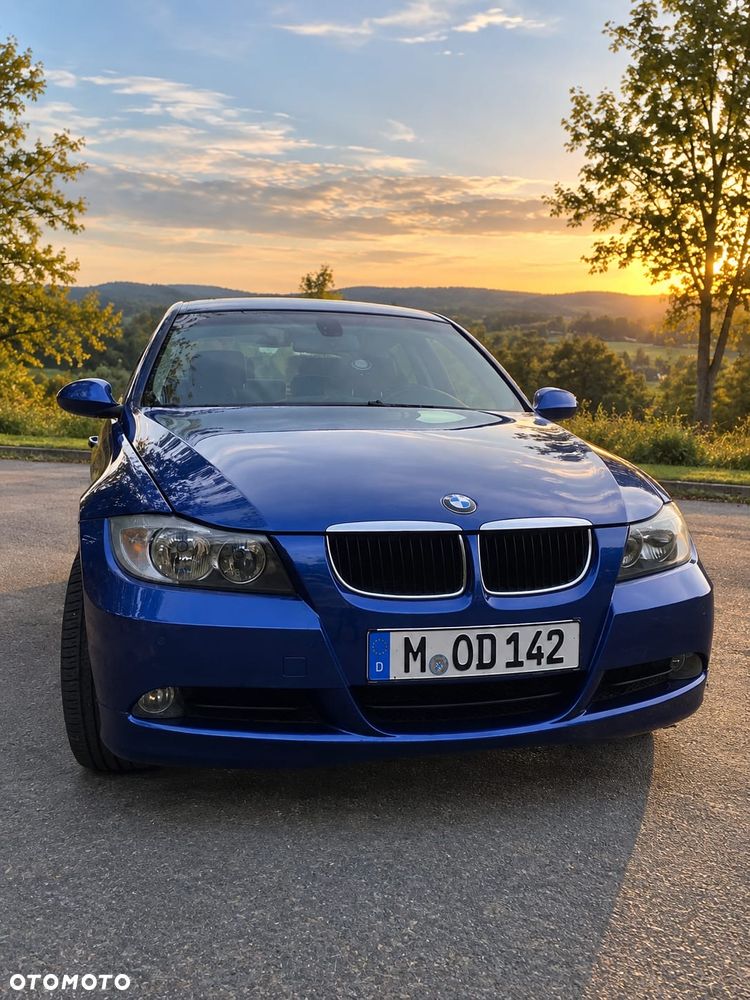 BMW Seria 3 318i - 1