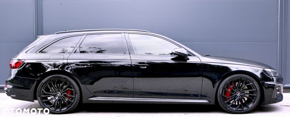 Audi RS4 Limousine - 5