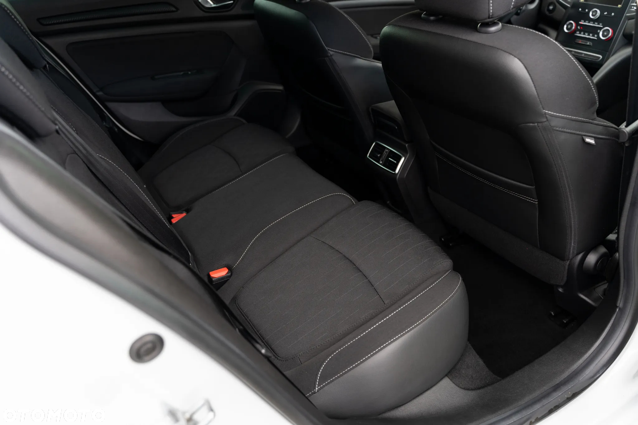 Renault Megane 1.5 Blue dCi Intens EDC - 33
