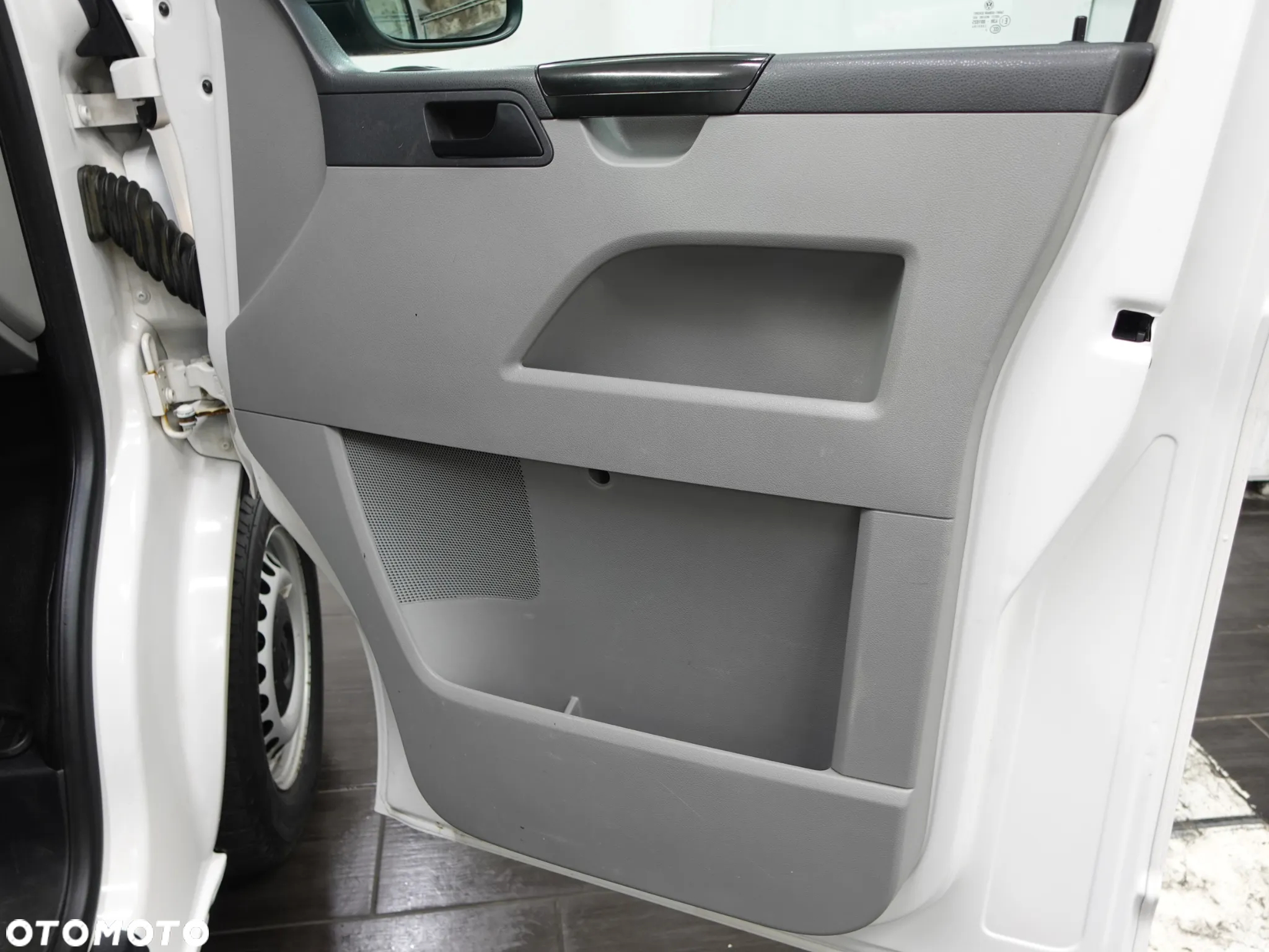 Volkswagen Transporter - Long - 26