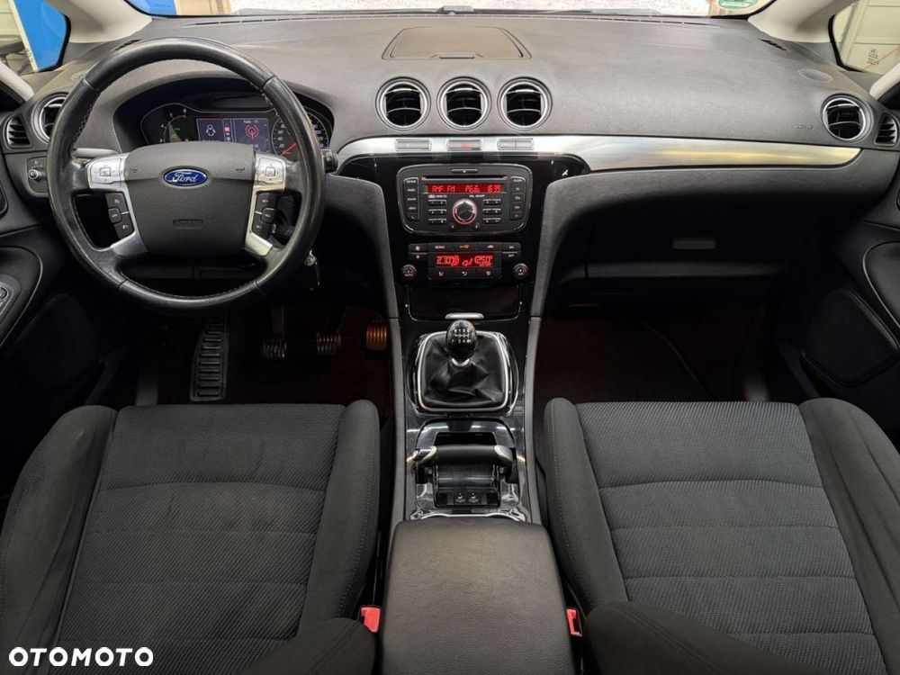 Ford S-Max - 9