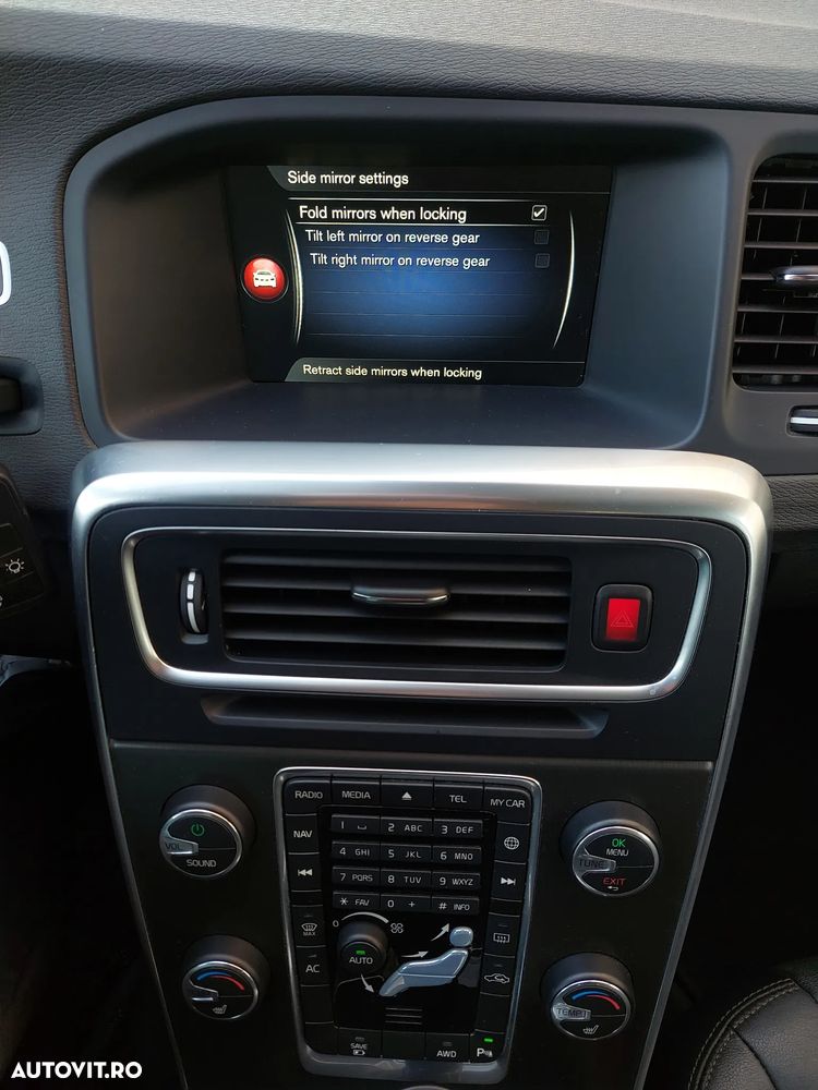 Volvo V60 D6 Plug-In-Hybrid AWD Geartronic Summum - 28