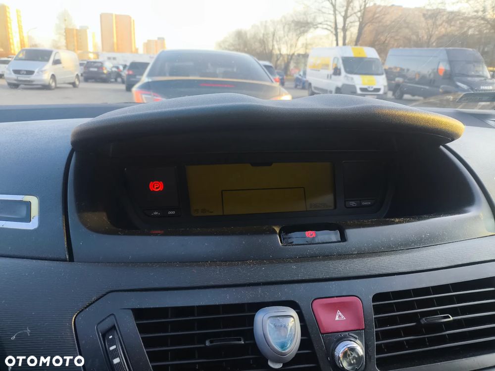 Citroën C4 Picasso 1.6 HDi Impress - 17