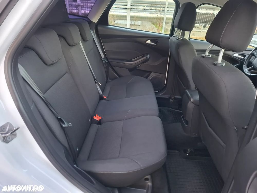 Ford Focus 2.0 EcoBlue Titanium Business - 13