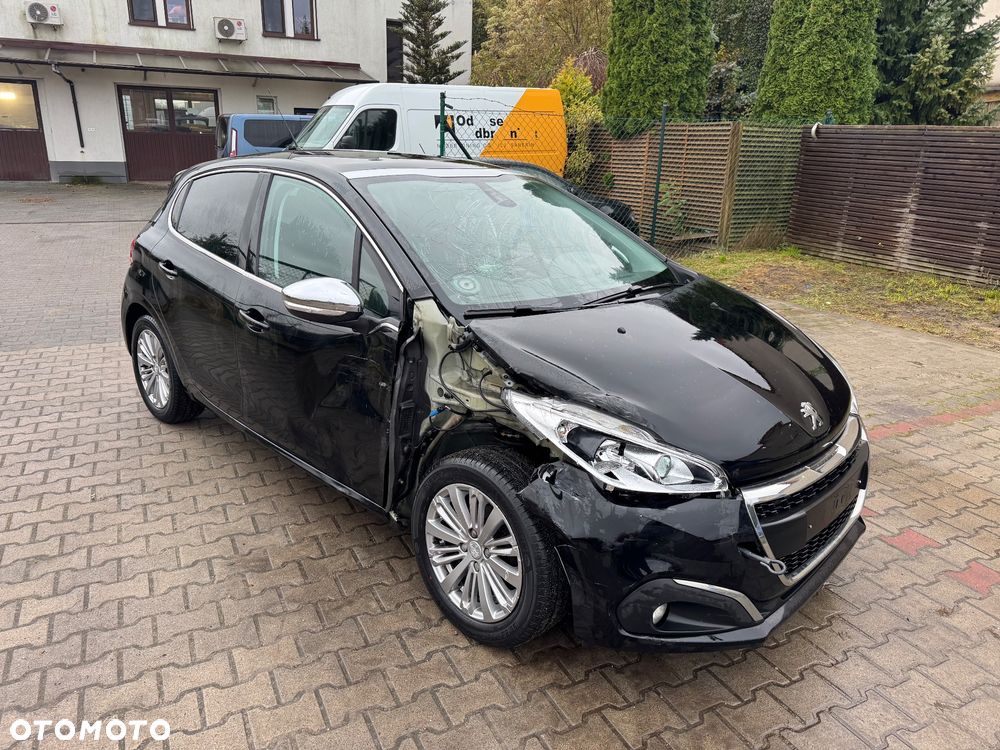 Peugeot 208 1.6 BlueHDi Allure S&S - 5