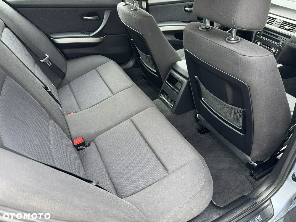 BMW Seria 3 - 22