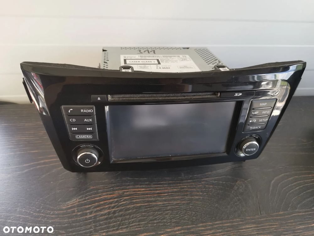 Radio do Nissan Qashqai J11 7 513 750 230 - 3