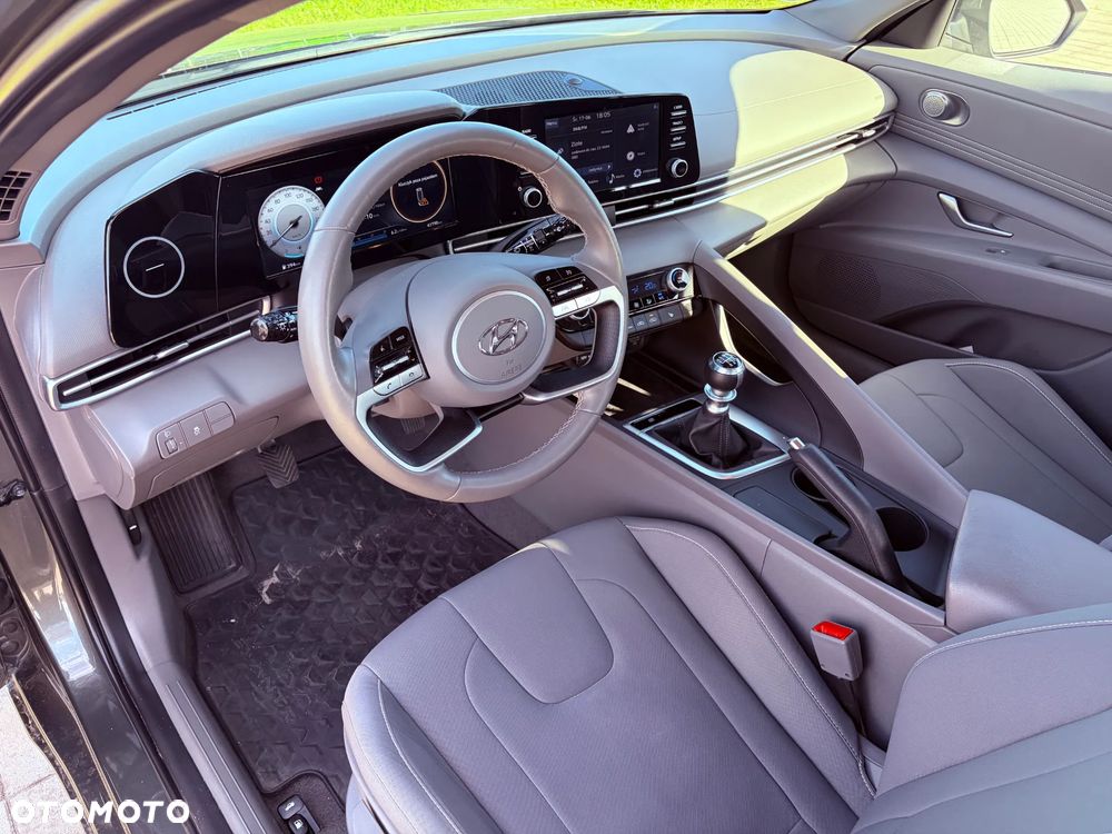 Hyundai Elantra 1.6 Smart - 10