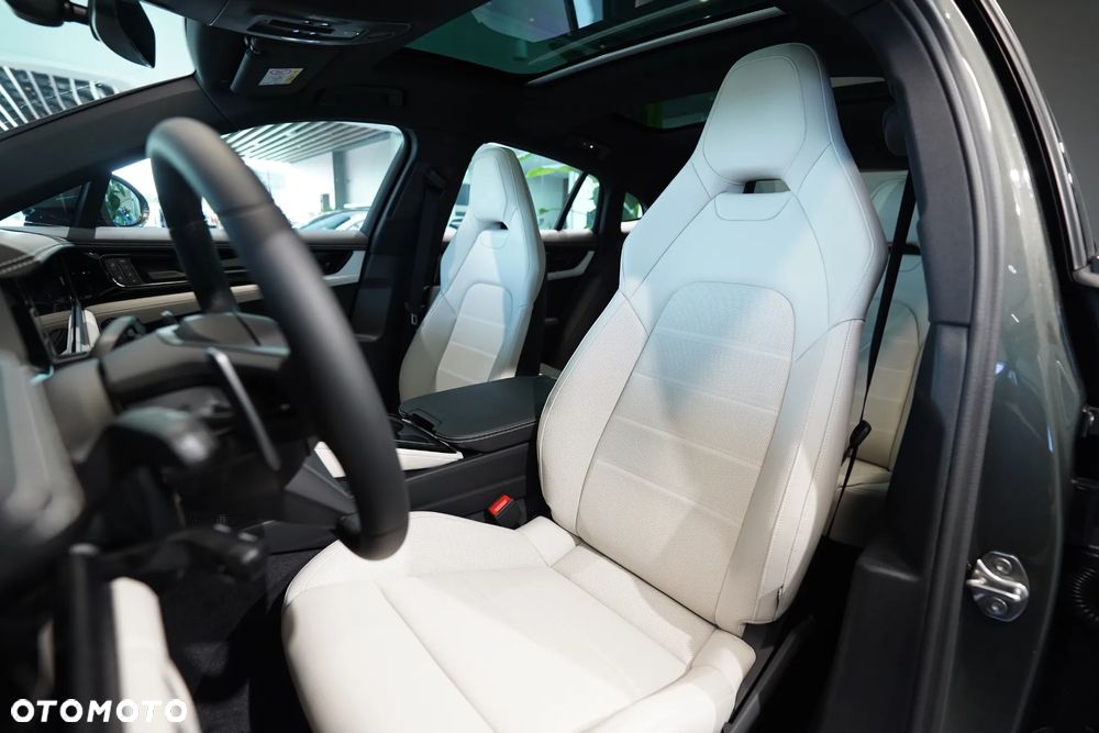 Porsche Panamera 4S E-Hybrid PHEV - 10