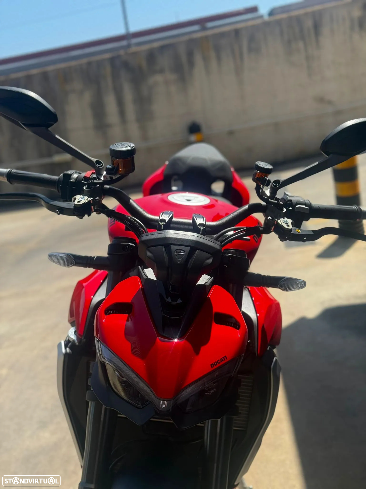 Ducati Streetfighter V2 - 9
