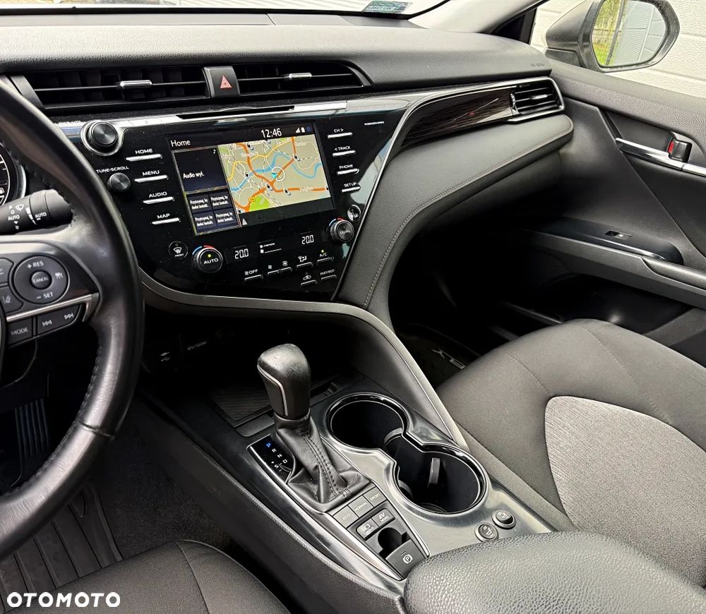 Toyota Camry - 16