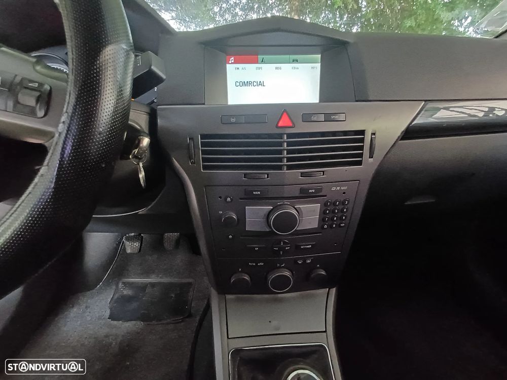 Opel Astra 2.0 T Cosmo - 14