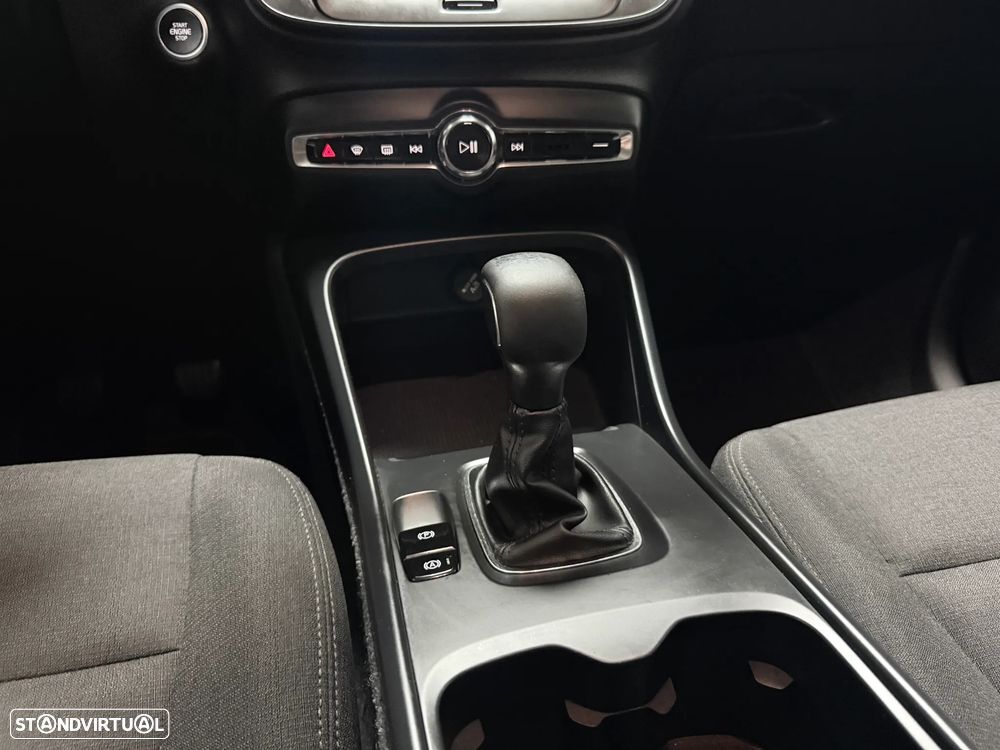 Volvo XC 40 1.5 T2 Momentum Plus - 11