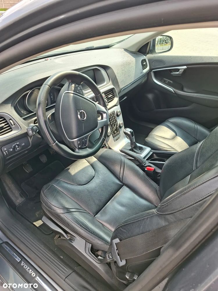 Volvo V40 D2 Momentum - 9